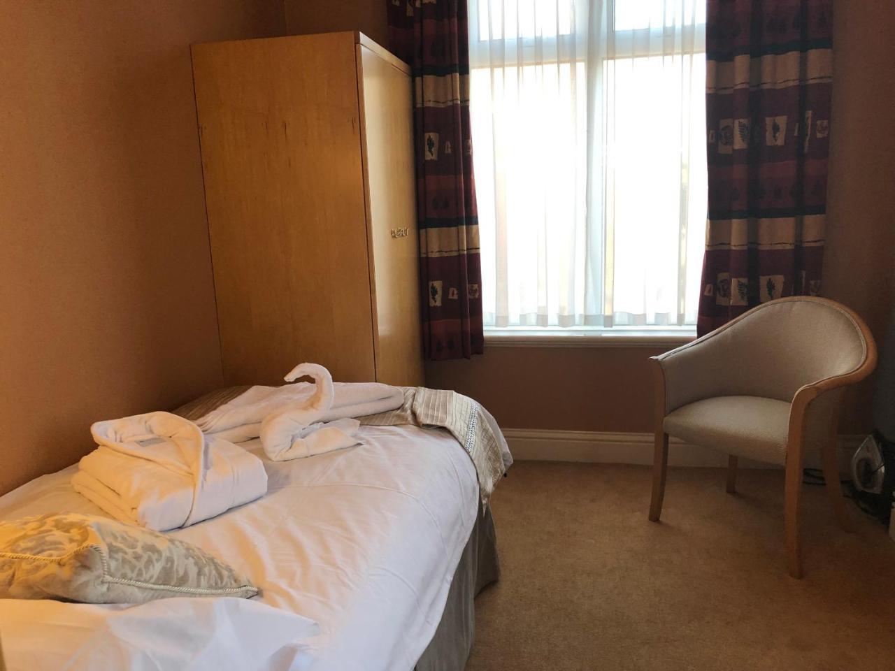 Cliff House Hotel Bournemouth Room photo
