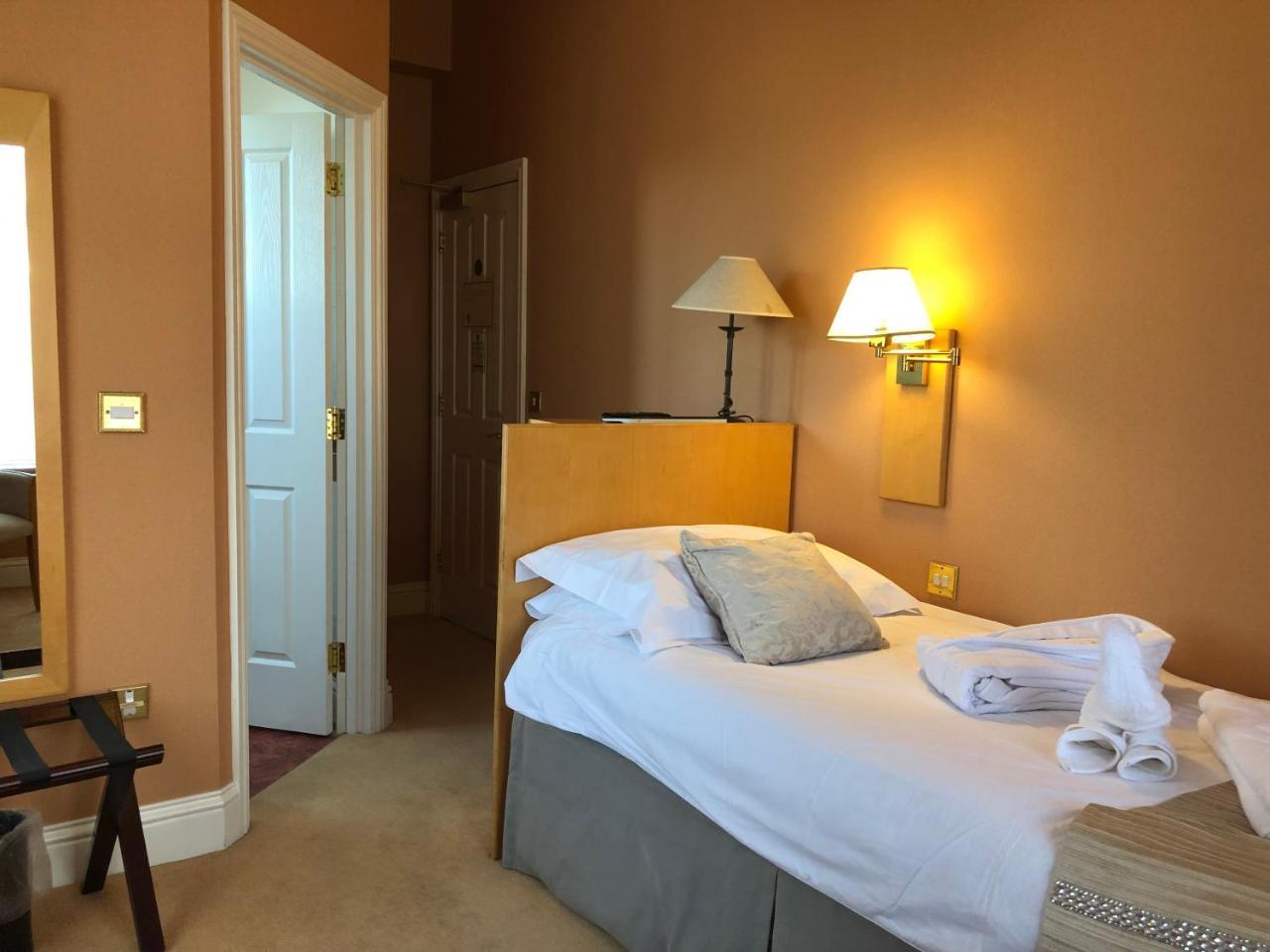 Cliff House Hotel Bournemouth Room photo
